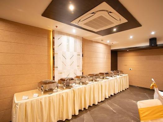 Hotel Emerald Inn Bhopal Eksteriør bilde